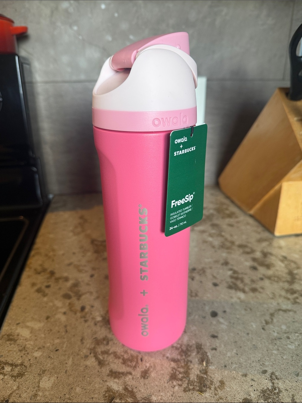 owala + Starbucks Pink FreeSip Insulated Water Bottle